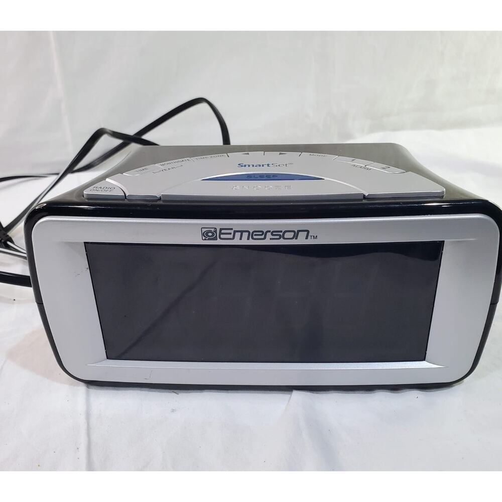 Emerson Dual Alarm Auto Smartset Clock Radio JUMBO Digital Display Model CKS9051